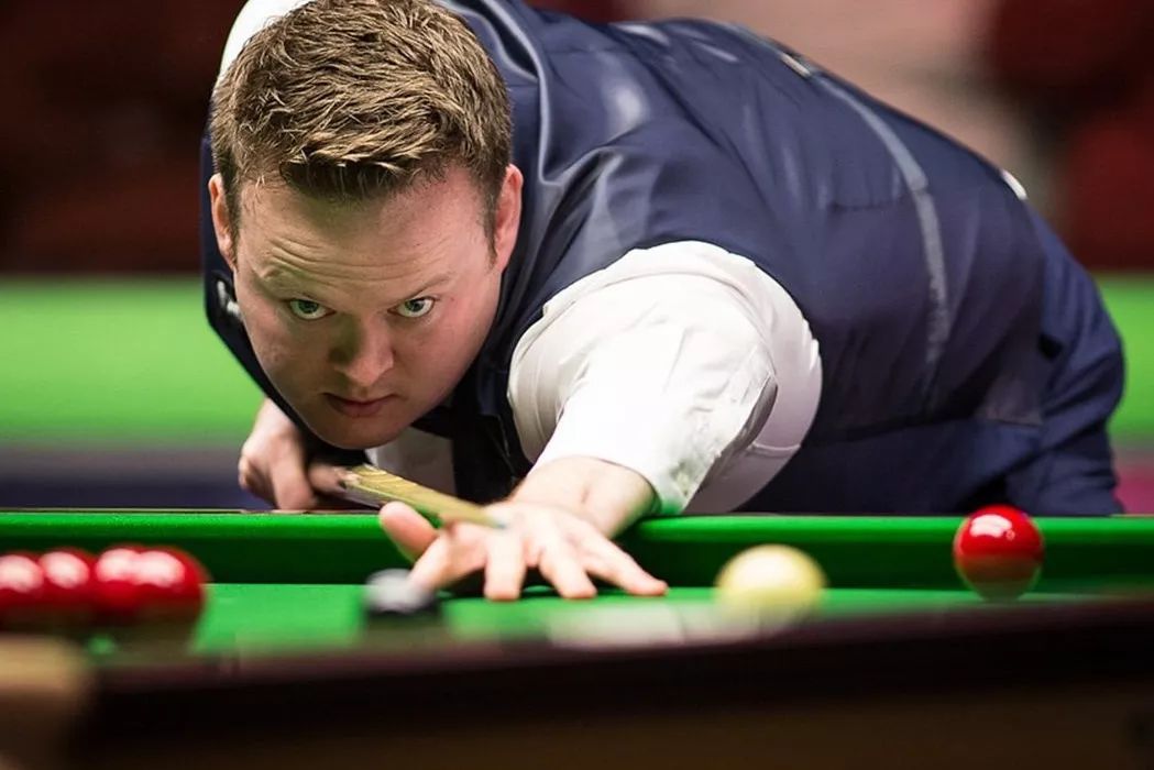 加引人注目 加引人注目