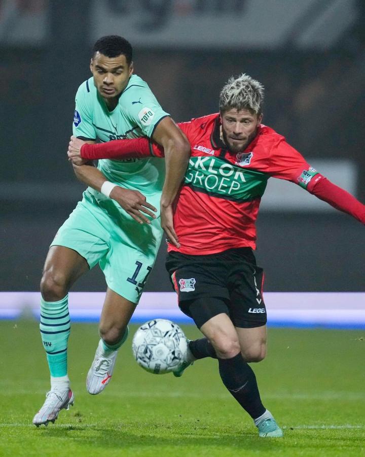 浓眉的对决 浓眉的对决