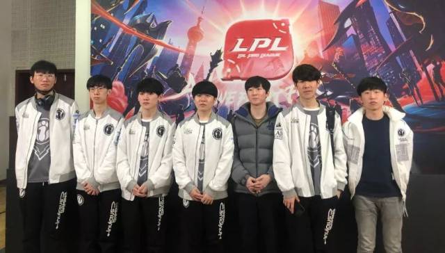 的进攻势头 的进攻势头