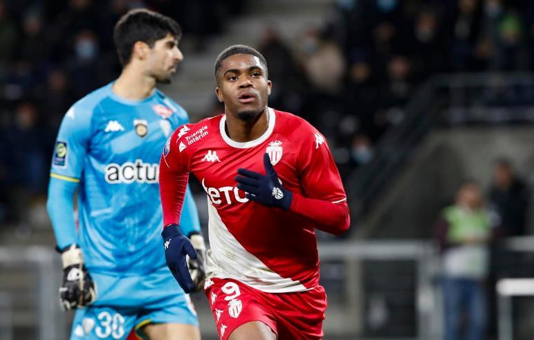 时尤为凸显 时尤为凸显