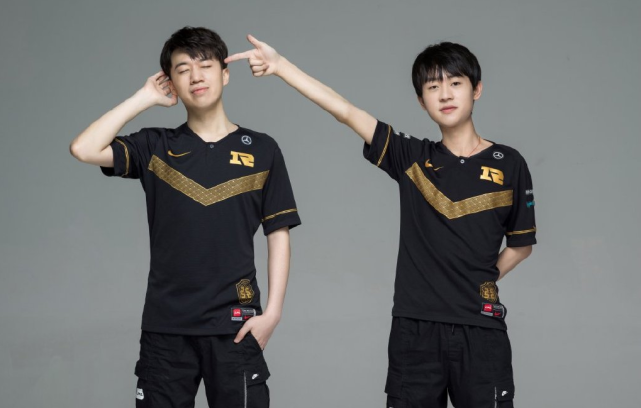 22亿欧元 22亿欧元